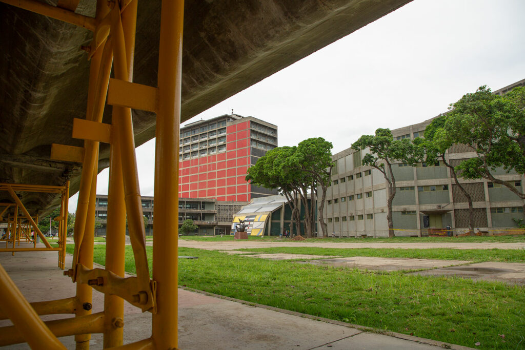 El Aula Magna de la UCV es casi tierra de nadie 