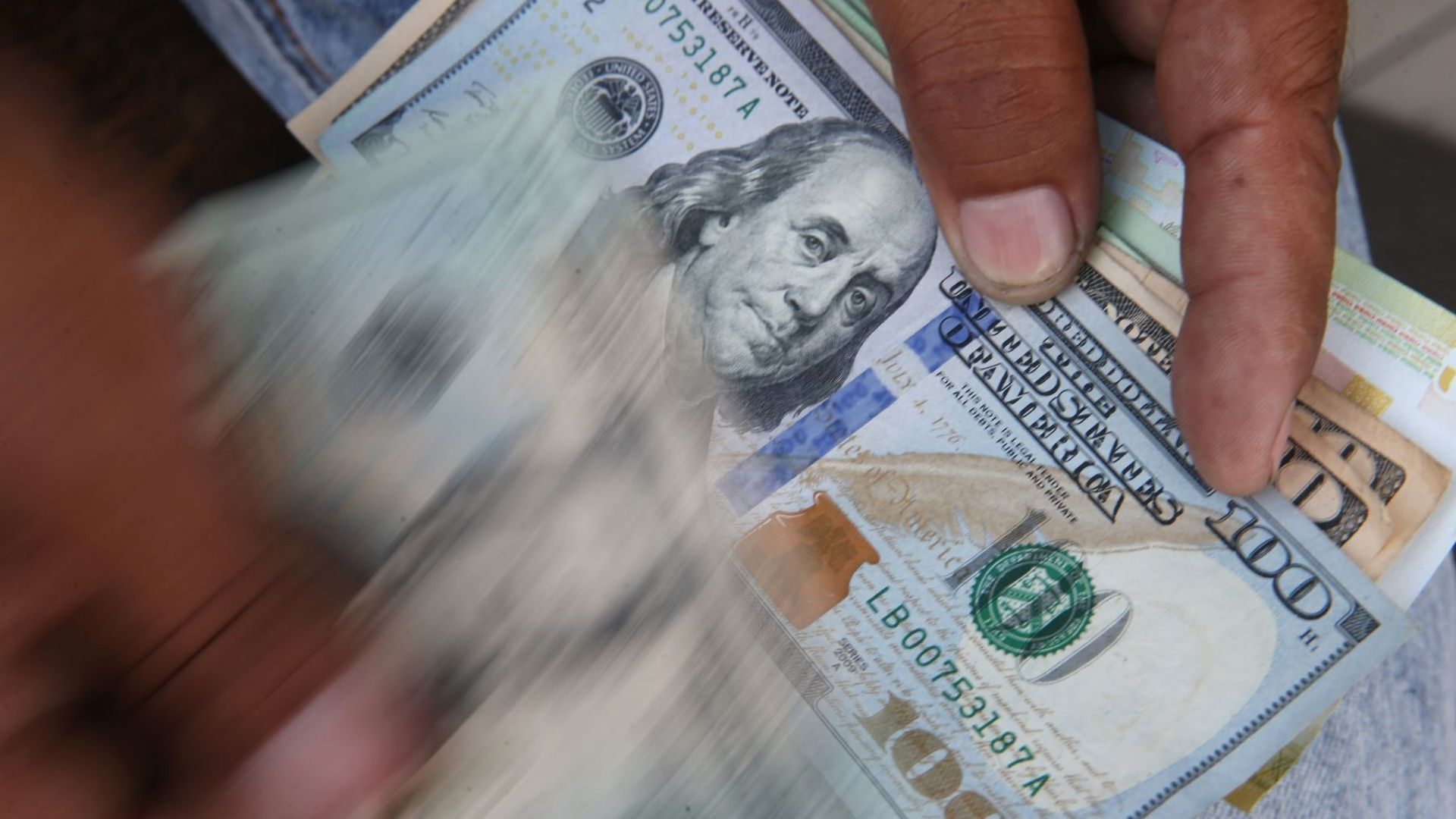 Dólar oficial sigue subiendo y llega a los 19 bolívares