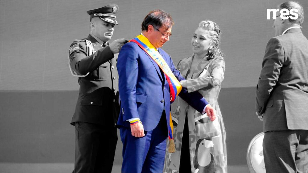 Petro avisa choque con EEUU y alianza con Maduro, por Edgar C. Otálvora Foto 07AGO22pizarrobandaPetrofotoPsciaCOL