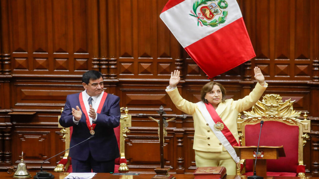 Dina Boluarte juramentó nuevo gabinete ministerial en Perú