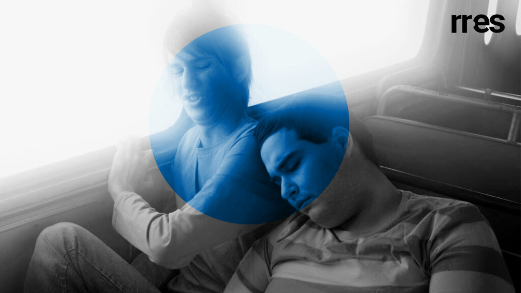 Exigimos silla azul para los dormidos del bus, por Reuben Morales