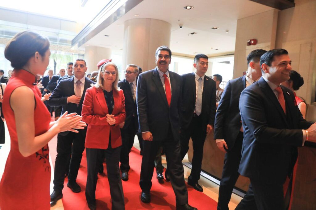 Maduro llega a China para fortalecer alianzas económicas pese a sanciones internacionales