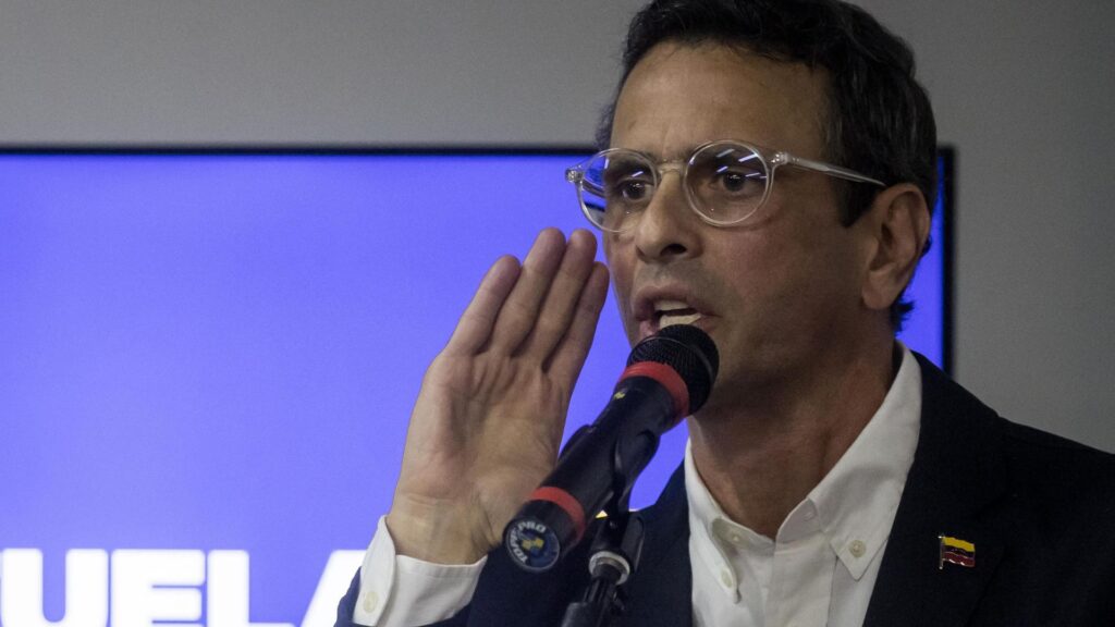 Capriles salario 150 dólares