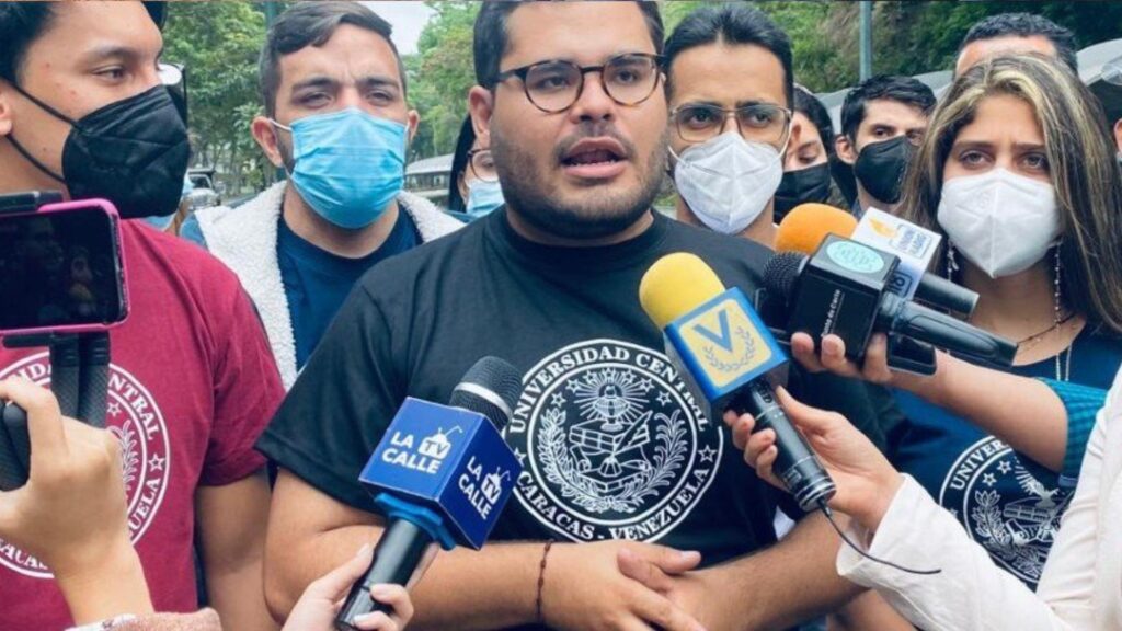 Denuncian que el CNE excluyó a varios municipios opositores en puntos de actualización del RE