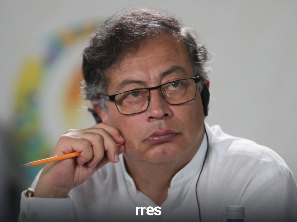 Petro no convence en su rol de mediador
