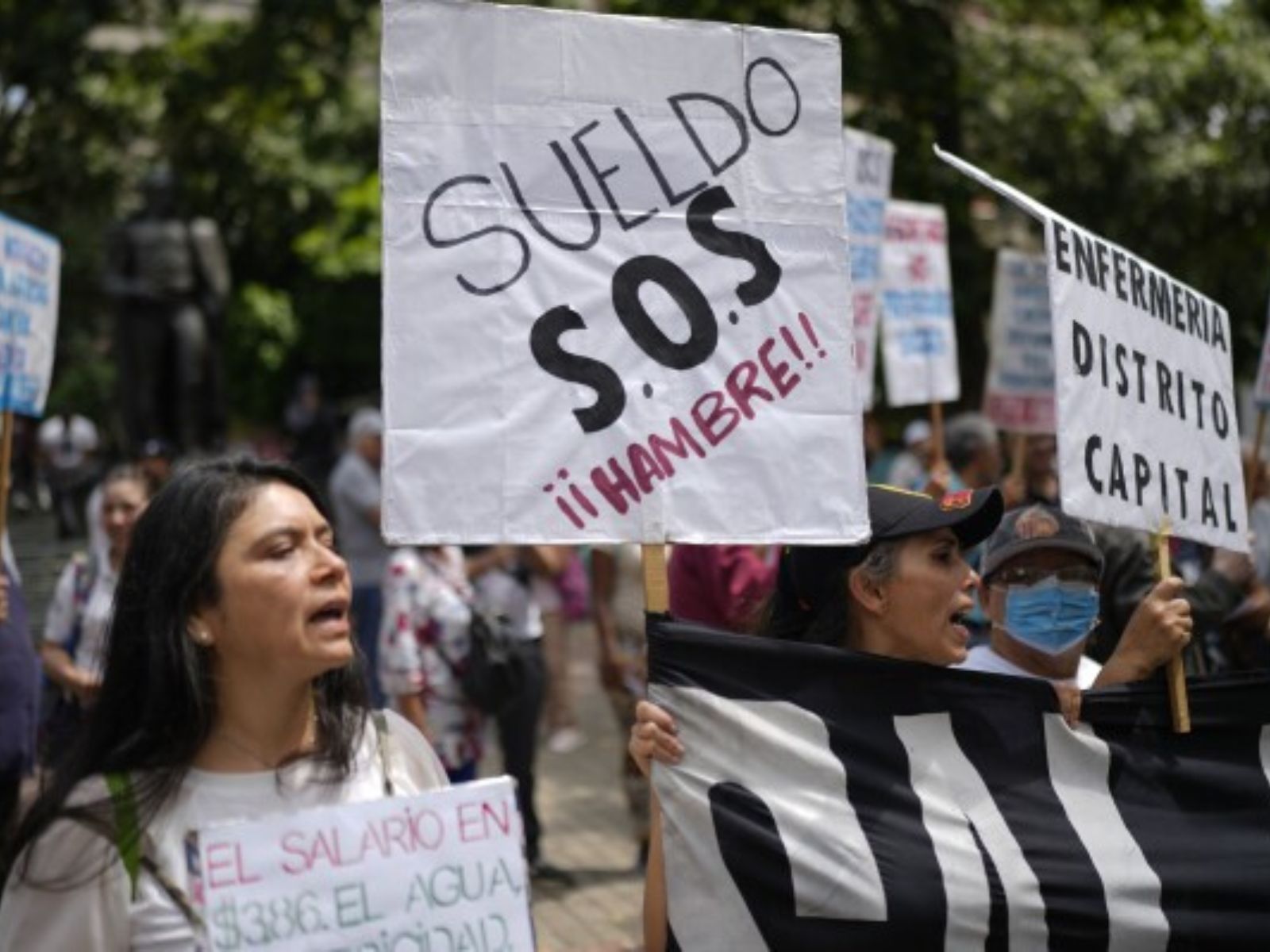 Piden bono vacacional de 240 dólares