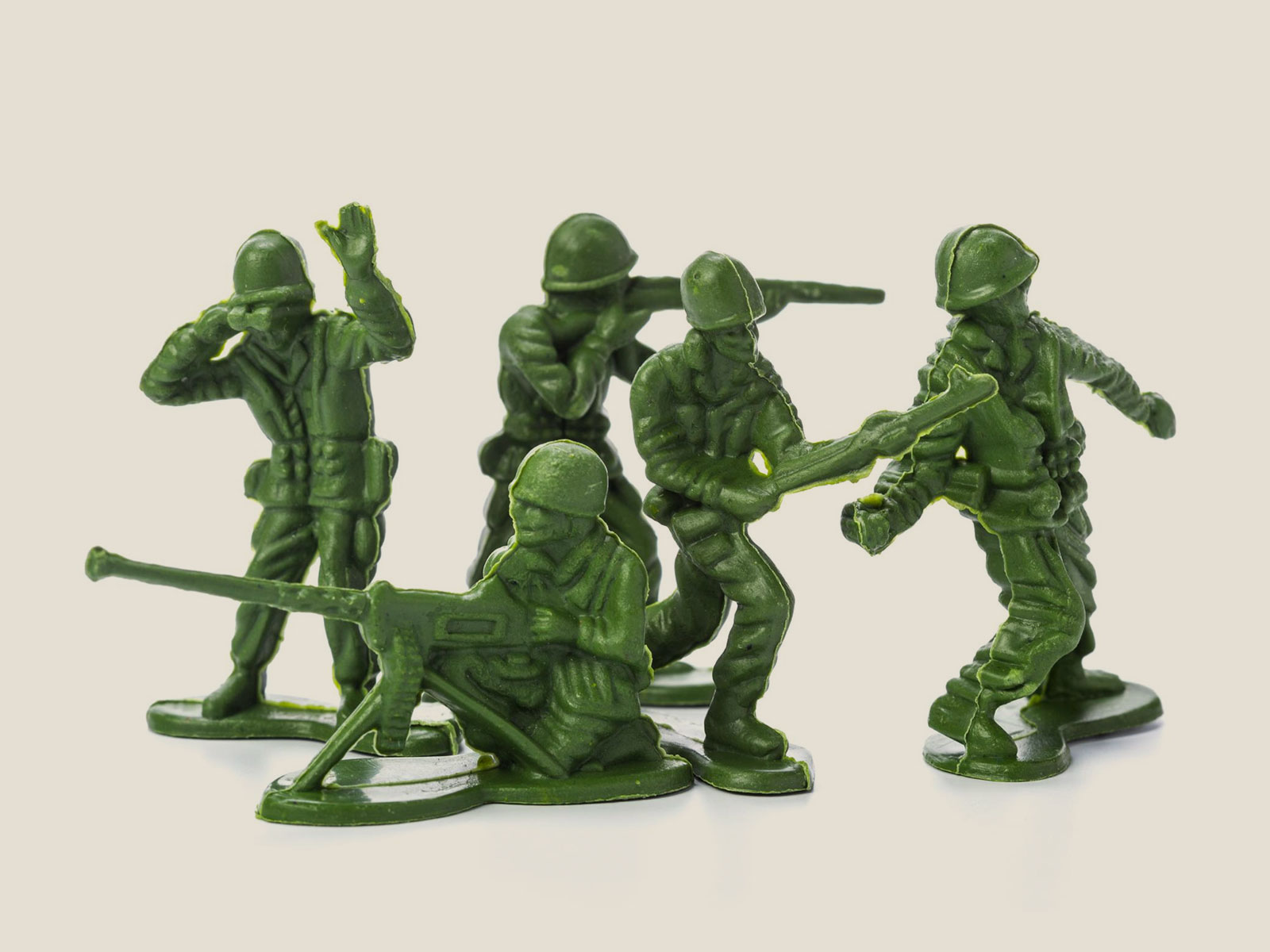 Guerra ficticia, por Eddie Ramírez S.