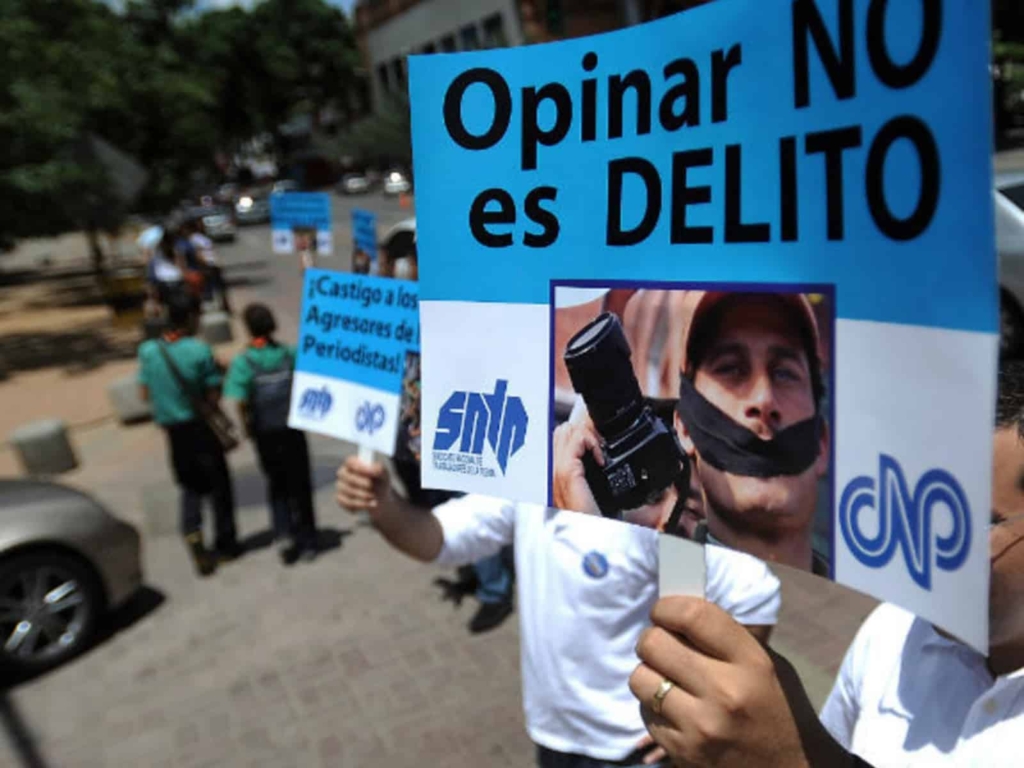censura contra periodistas