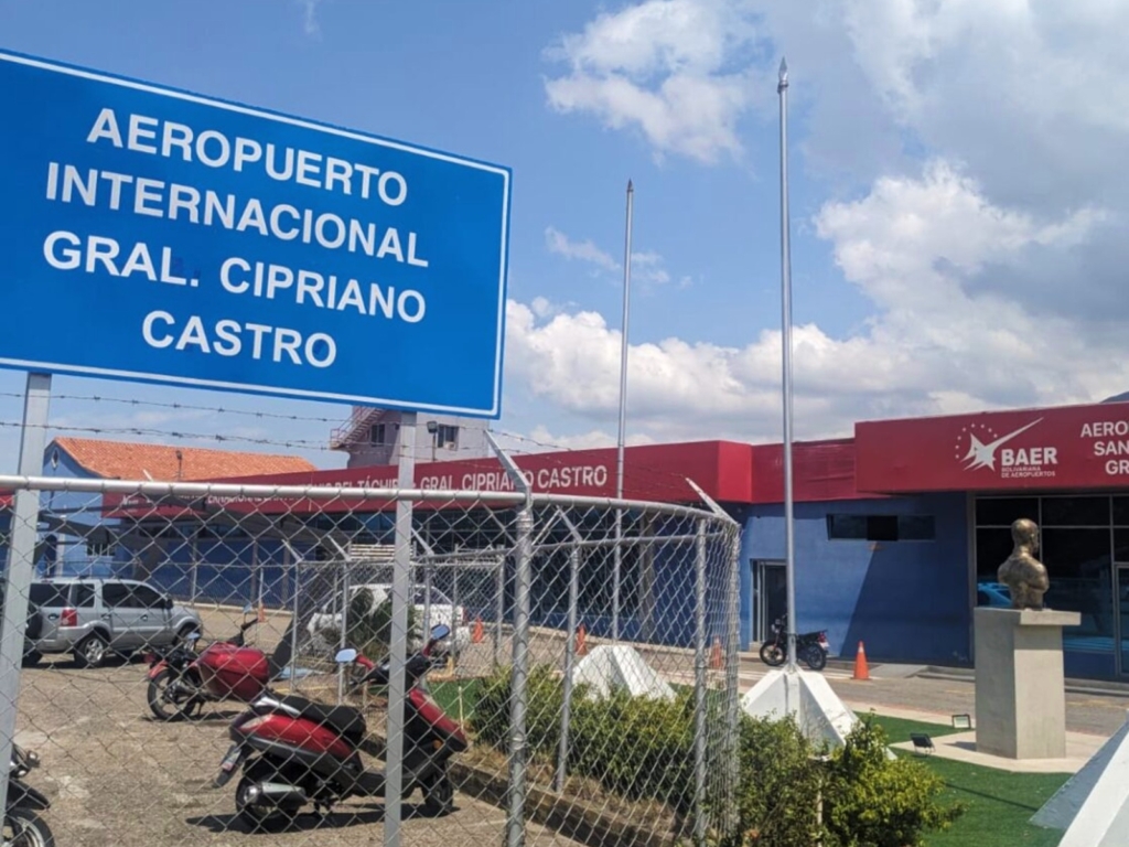 Aeropuerto Internacional Cipriano Castro, en Táchi8ra