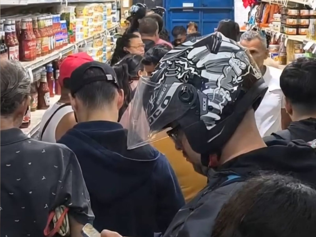 Colas en supermercados, zozobra e incertidumbre: así está Venezuela ante ataque de EE. UU.