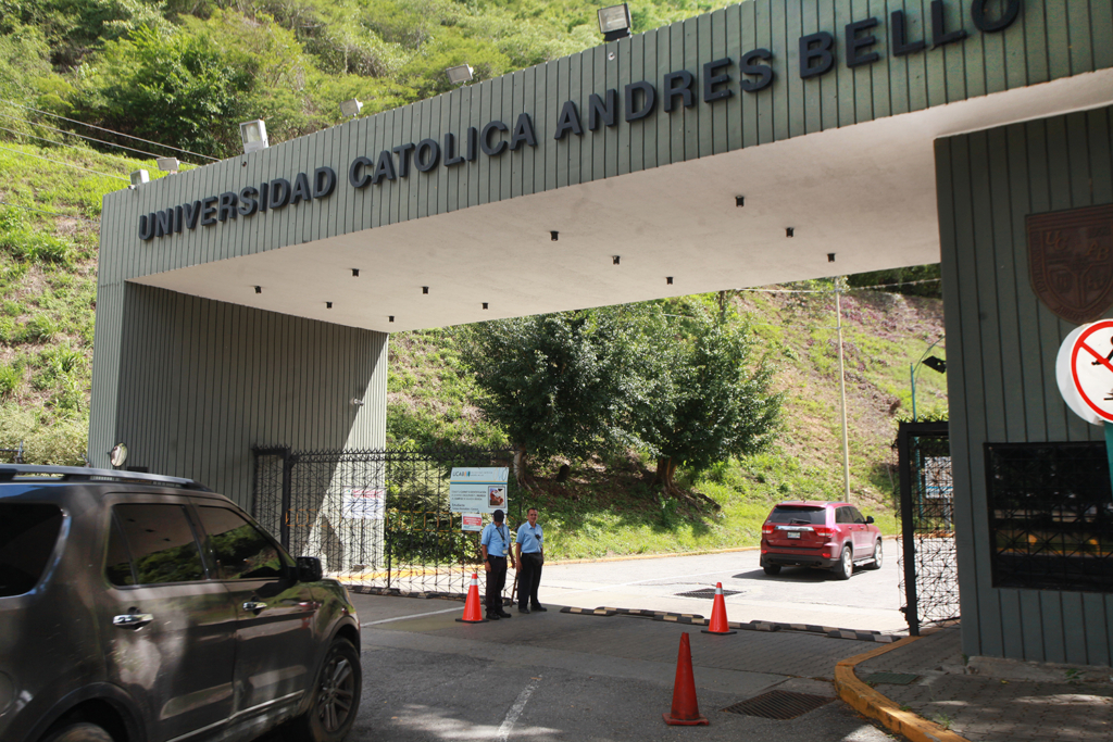 UCAB exige derogación de leyes que obstaculizan la convivencia pacífica