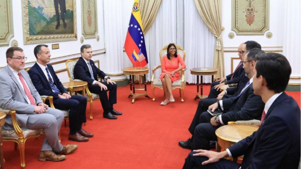 En un mismo día, Rodríguez recibió en Miraflores a representantes de Estados Unidos y Colombia