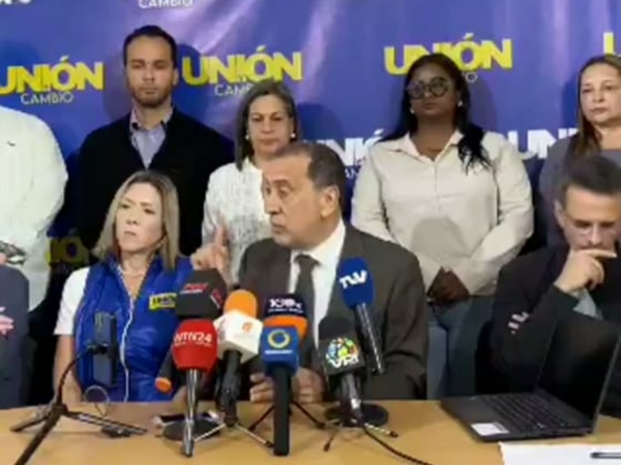 José Guerra propone plan de tres fases para frenar la inflación