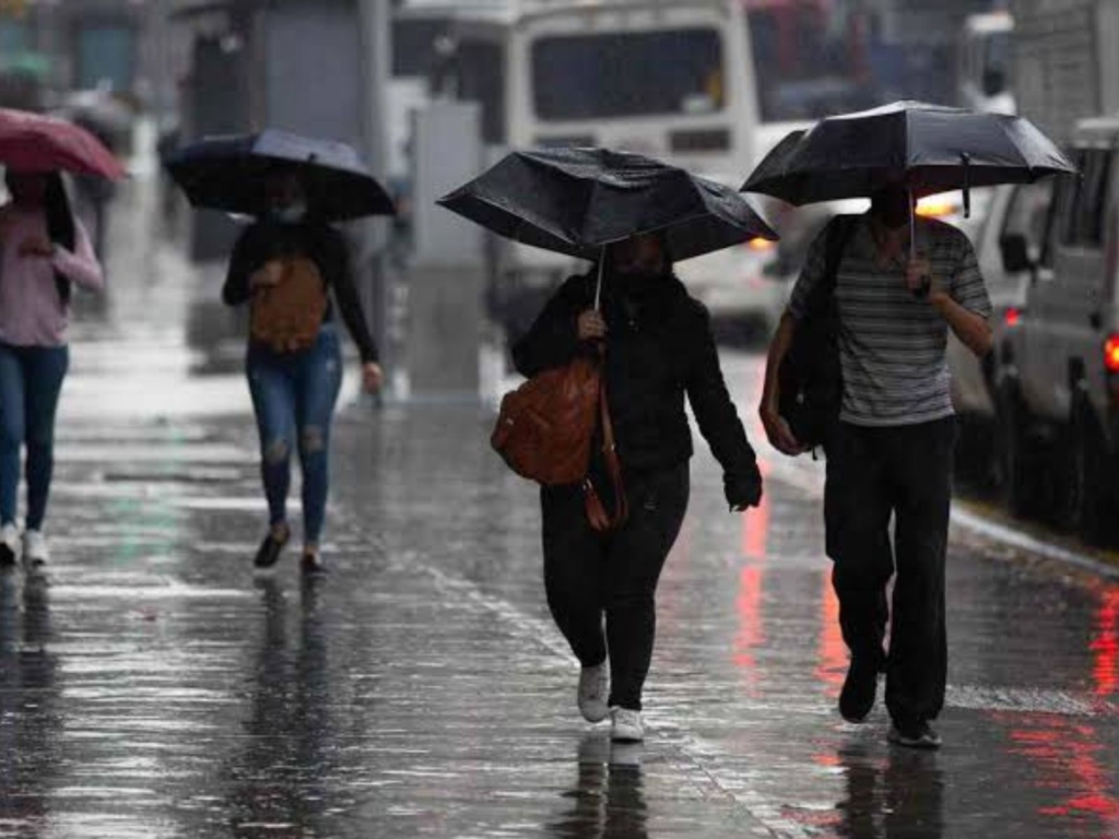 Lluvias elevan el riesgo de deslaves en varias regiones del país