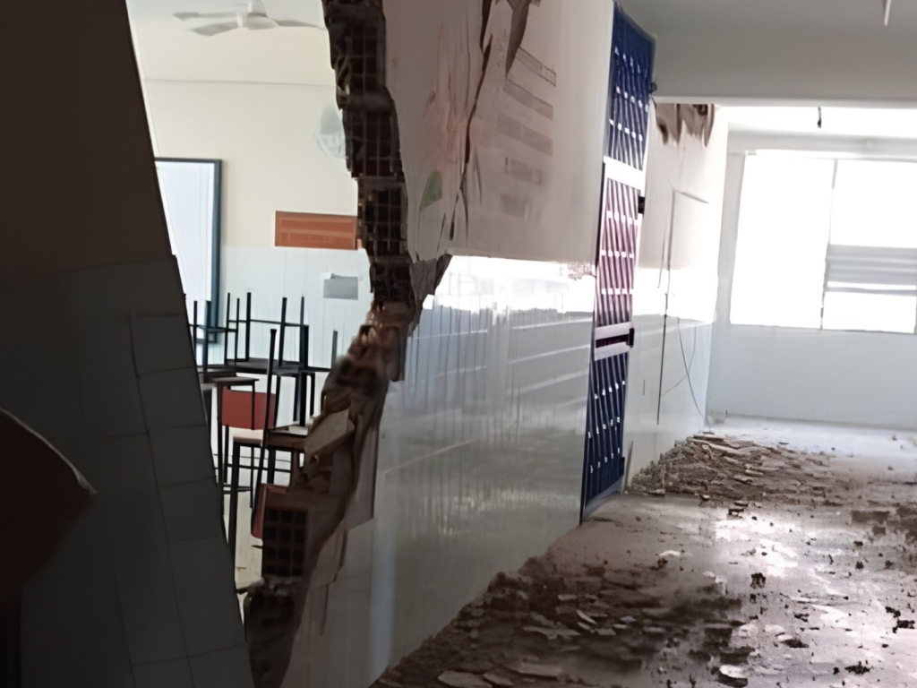 14 colegios colapsaron en La Guaira por sismos del 24J