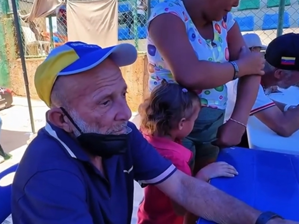 Continúan censando a damnificados del urbanismo Hugo Chávez de Playa Grande