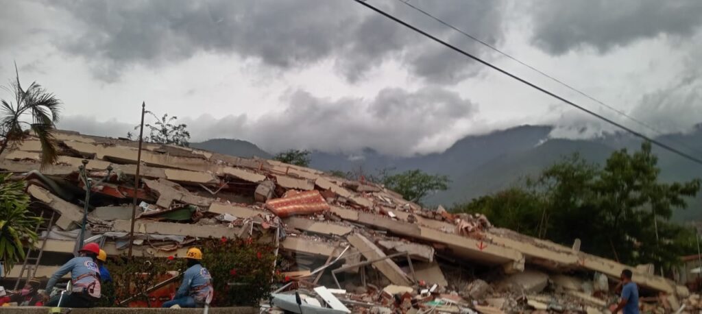 Al menos siete periodistas murieron por los terremotos y otros tres están desaparecidos