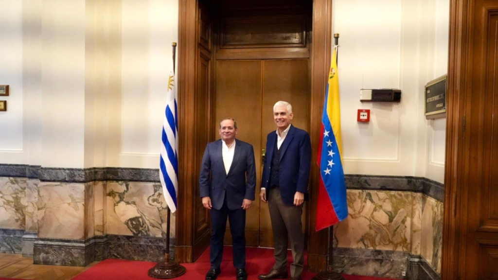Guanipa se reunió con diputados de la Cámara de Representantes de Uruguay