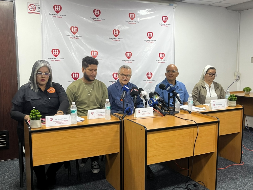 Ministerio de Educación excluyó a docentes de Fe y Alegría del pago de bonos especiales