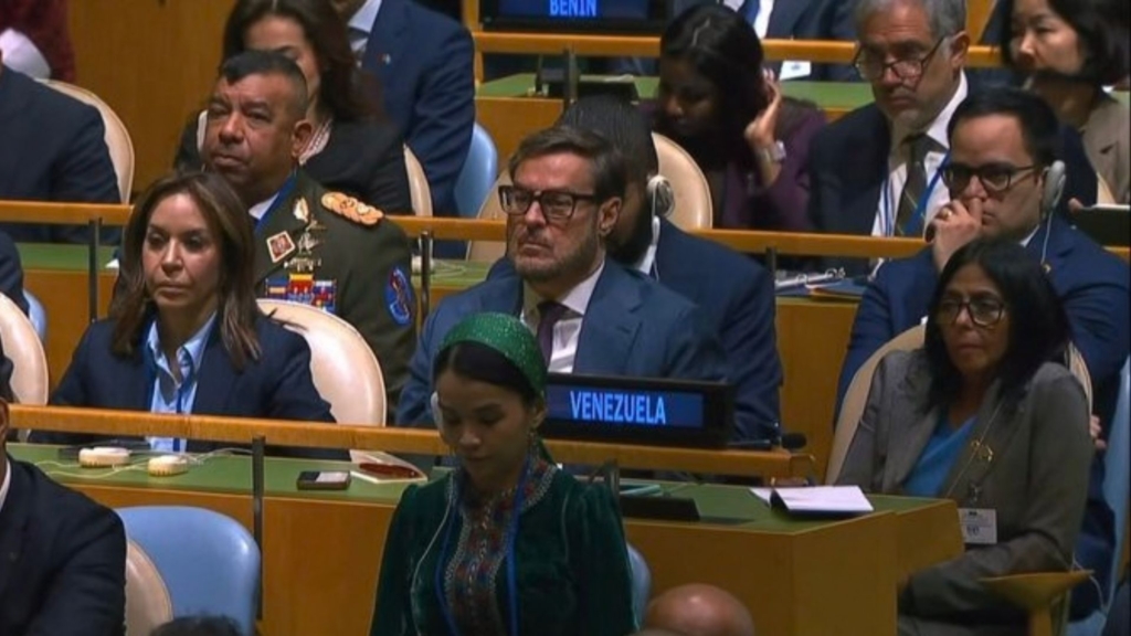 Trump llamó “dictador” a Maduro en la ONU ante mirada pasiva de Delcy 