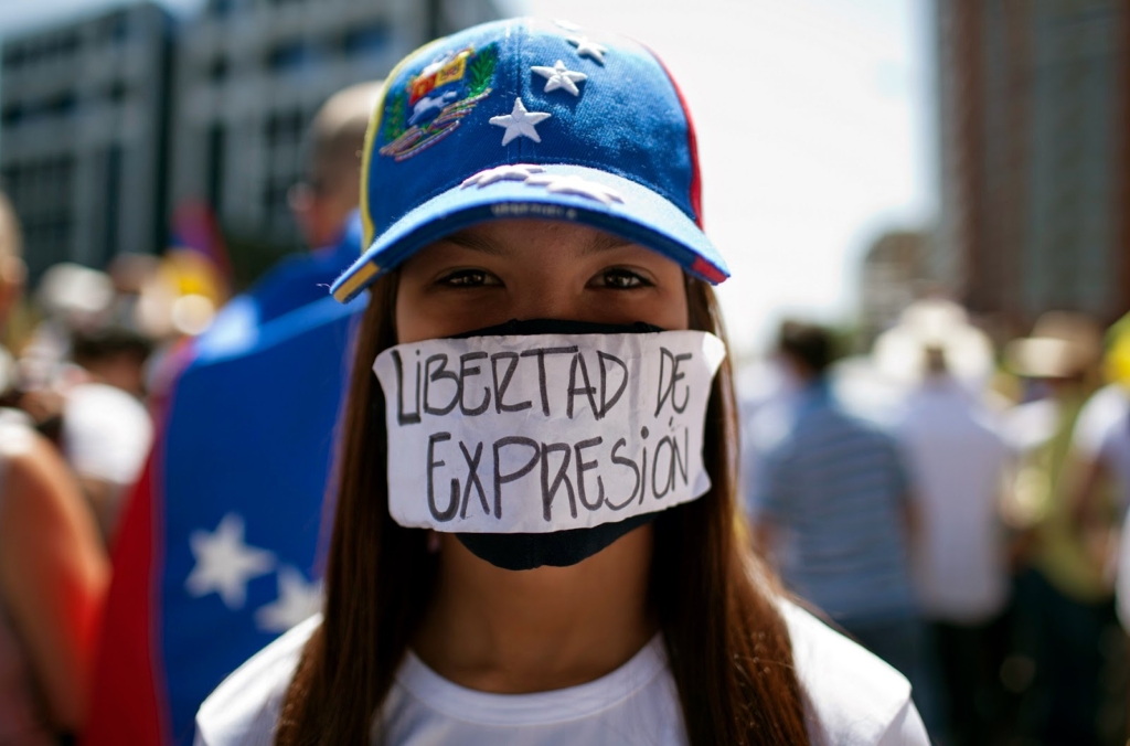 Medios, periodistas y ONG exigen desmontar el aparato de censura en Venezuela